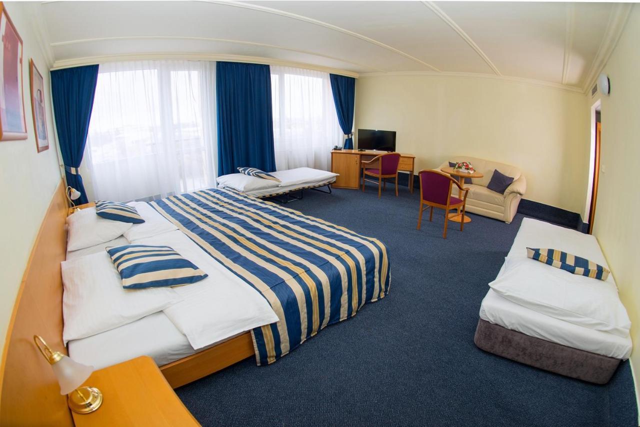 Hotel TOP HOTEL Praha 4*