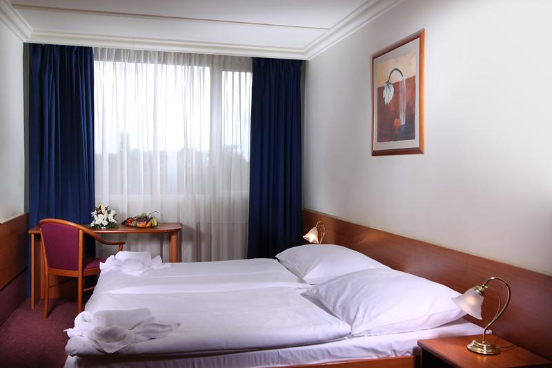 TOP HOTEL Praha Hotel